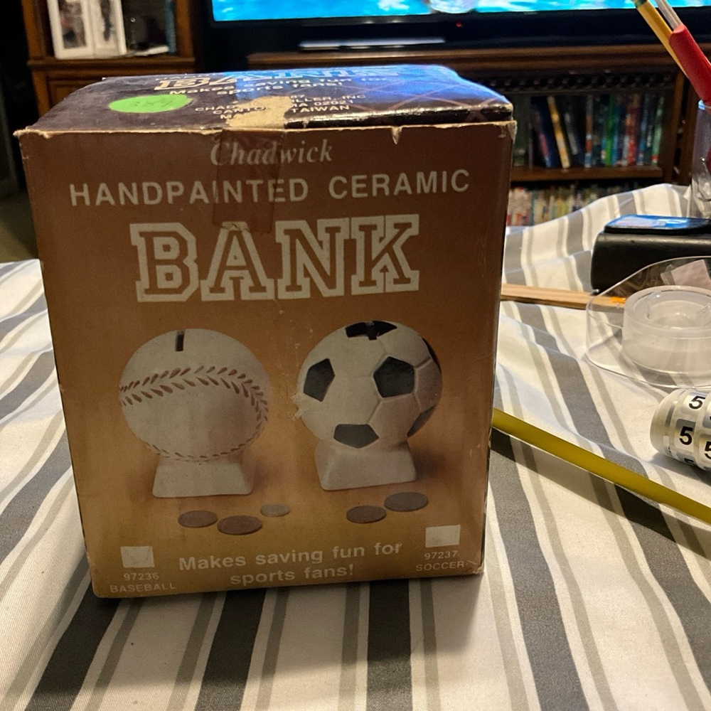 Chadwick Handpainted Ceramic Sports ⚾️ Baseball Softball Coin 🐷  Piggy Bank VTG